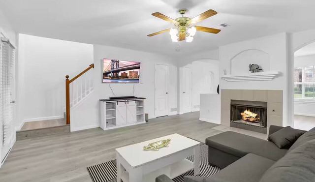 New & Stylish 4BR/3BA Getaway-Peaceful Modern home