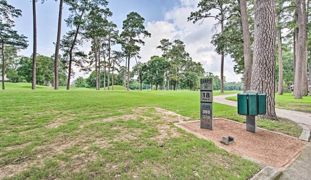 NEW Updated Condo! Lovely 2-bedroom, 2-bathroom. Golf view and Pool/Gym/Tennis.