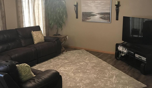 Newly Updated Vacation/Executive Home-Minutes To Downtown