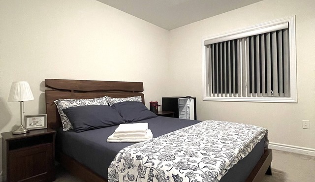 Niagara Falls Private Bedroom 15 mins away from Falls