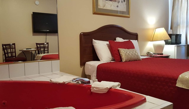 Niagara Inn & Suites