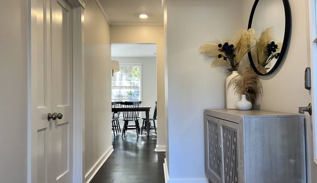 On-site Laundry, ample and secure parking, Fast Wi-Fi, only 10 mi from 1-95 in Savannah