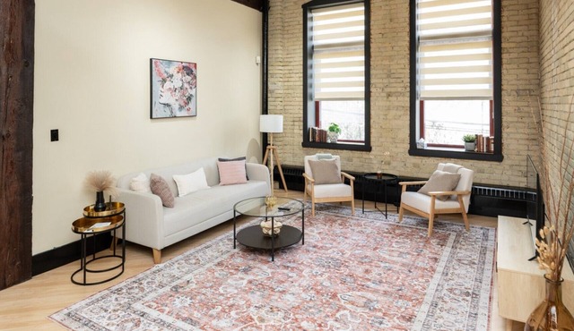 Open-Concept Loft Exchange District | 1 Bed | 1 Bath |