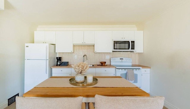 Parkway Boutique Suite A, 10 mins to Falls & Golf