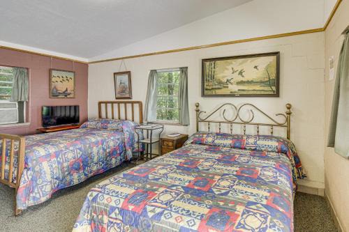 Patio & Trail Access: Lake Whitney Studio!
