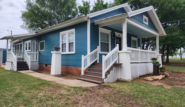 Peaceful 2BR Getaway With Scenic Views - Sleeps 6