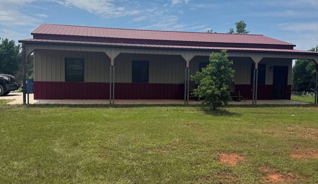 Peaceful cottage on 8 acres at Bell Cow. Walking trails. Amazing sunrises-sets