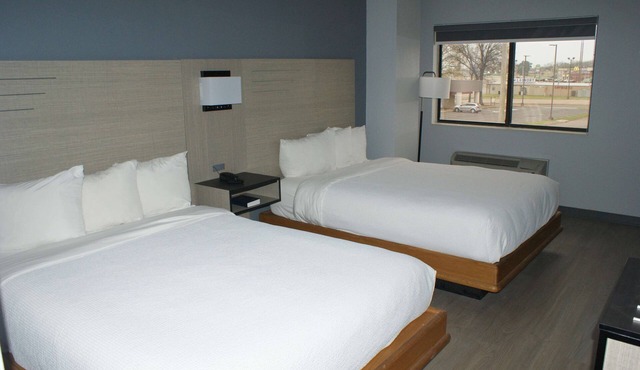 Peaceful Room Perfect for Relaxing Getaway | Non Smoking | Pool Access