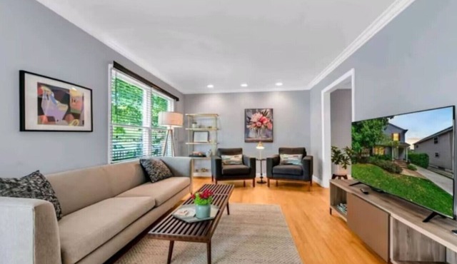Pet Friendly 3 BR with Yard & Garage Near Beaumont