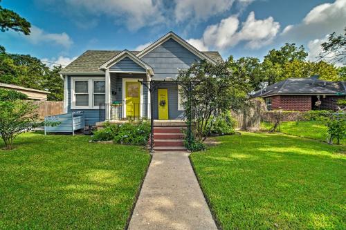 Pet-Friendly Brenham Cottage w/Yard!