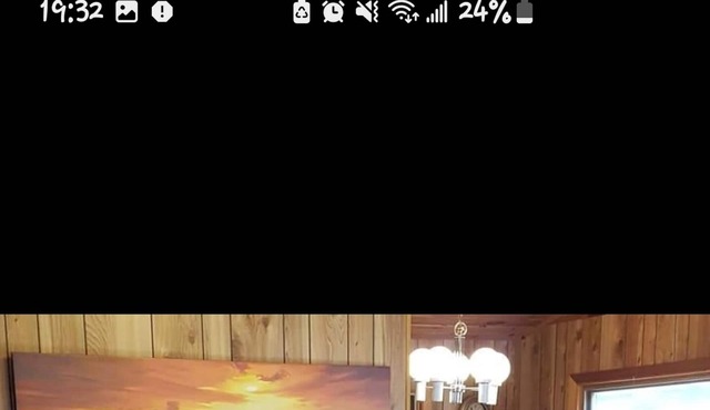 Pet friendly cabin with all amenities included near Victoria Beach.