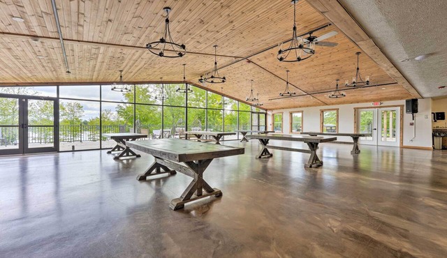 Pet-friendly Cassoplis Cabin, Close to Parks!