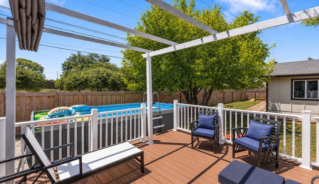 POOL + DECK OASIS - 8 Minutes from Zilker