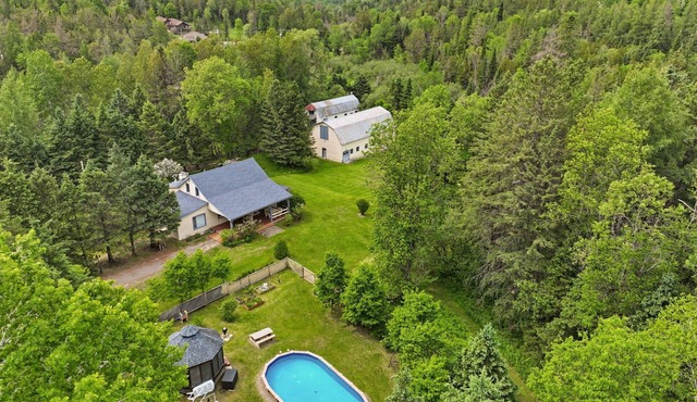 Pool, Pool Table, Nature | Domaine des Merveilles