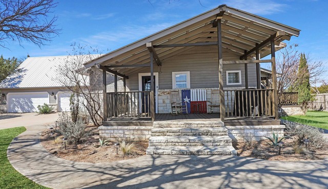 Poolside at Possum Kingdom sleeps 12