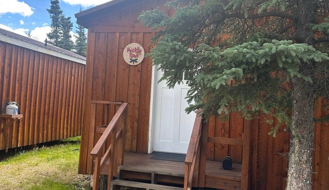 Prickly Rose Cabin-Arctic Dragonfly Inn