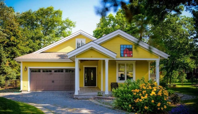 Prinyers Lake House in Prince Edward County