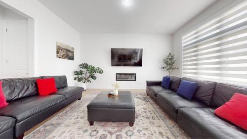 Private 5-Bedroom Caledon Home Comfort, Style, and Nature