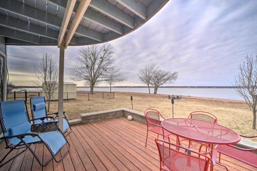 Private Beach: Waterfront Disney Getaway!
