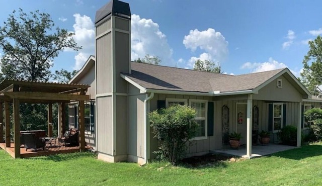 Private cabin with hot tub! No cleaning fee!