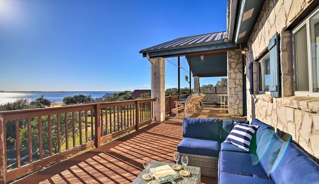 Private Deck & Grill: Sunny Lakefront Escape
