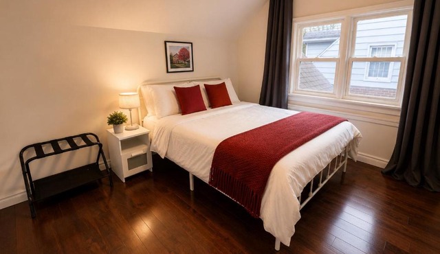 Private Room in North York Shared Bath Near TTC