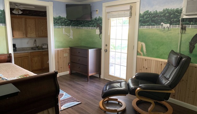 Private studio located on beautiful horse property