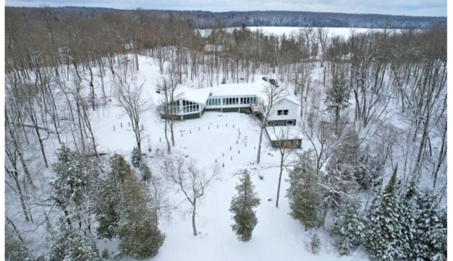 Private Unique Waterfront Estate with Sandy Beach, 3 hours north of Toronto