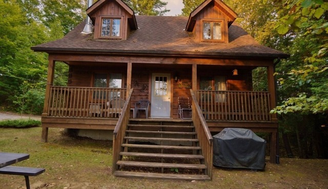 Private Waterfront Cottage on Clear Warm Lake | 4-Season + Fire Pit