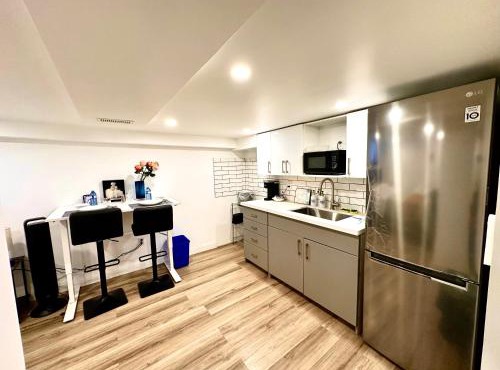 Pvt Studio Near Waterloo Airport & Minutes to Downtown Basement unit No Pet Allowed