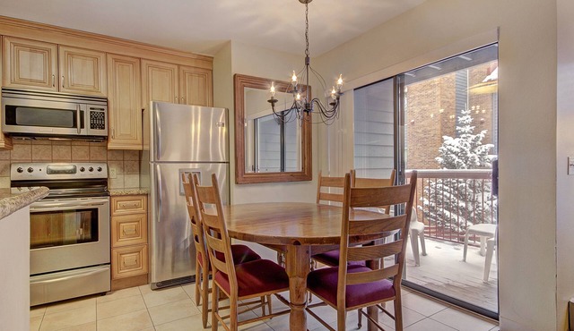 Quaint Studio in Heart of Breck Steps to Snowy Fun by RedAwning