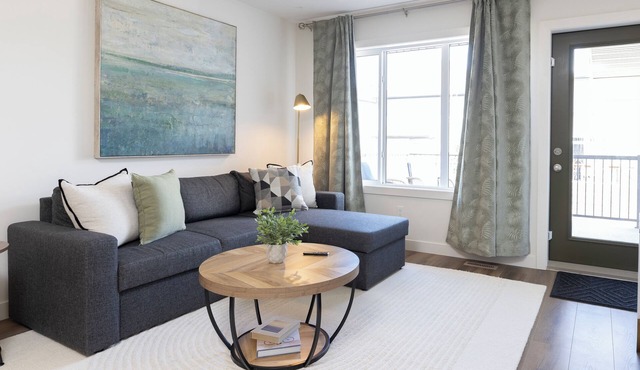 Quiet Executive 2-Bed, 2-Bath Upper Suite | Private Entry | Ideal Longer Stays