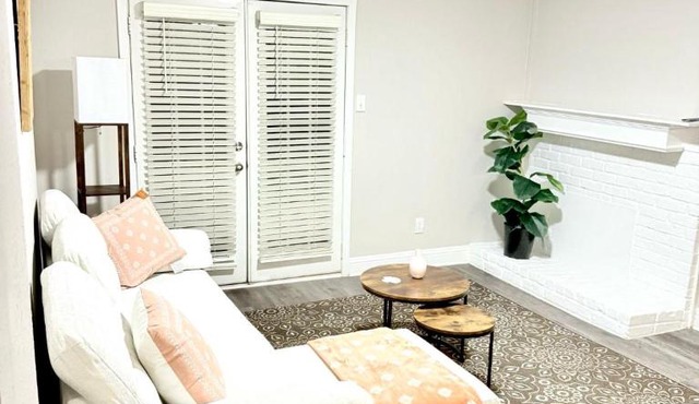 Quiet Quarter 1Br1Ba by Dallas north tollway and Med