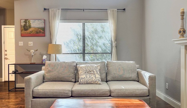 Quiet & Spacious 2-BR, 1-car garage