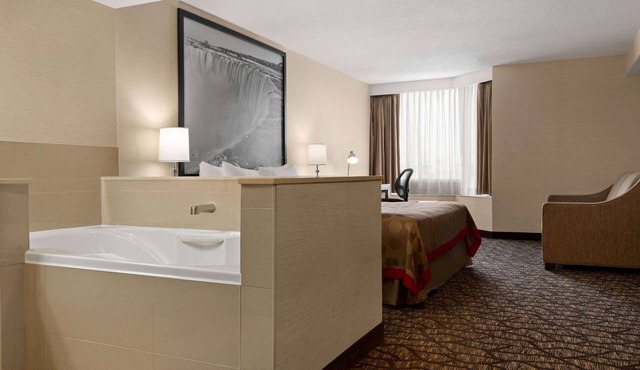 Ramada by Wyndham Niagara Falls Near the Falls