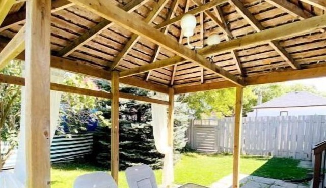 *Rare* Morden 3brs home w/ big backyard and pool