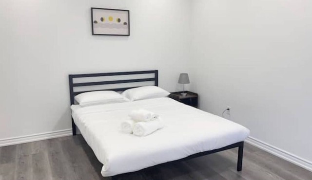 *Rare* Unique & Modern 2 Brs home in heart of town