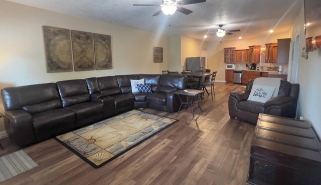 Rathbun Lake, 1.5 miles from the Lake, 2 bdrm, 2 bath sleeps 7 in Rathbun, Iowa.