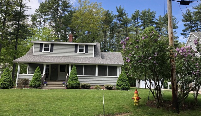 Relax and get away! Beautiful beach house, close to OGT Village and Beach in Ogunquit