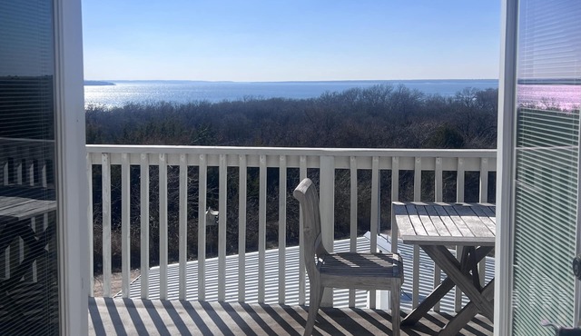 Relax and Unwind in a Home overlooking Lake Texoma