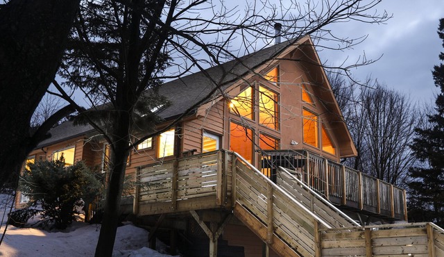 Relax at the Mountaintop Chalet