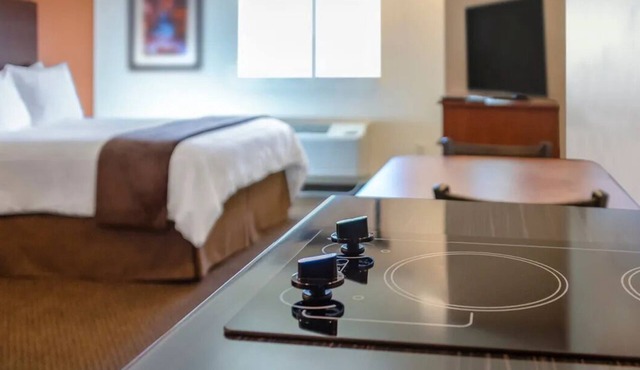 Relax in a Comfy Room Close to Falls Park – Only 3.9 Miles Away
