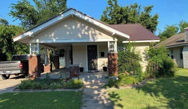 Relax on Lake- cozy, spacious, and stylish