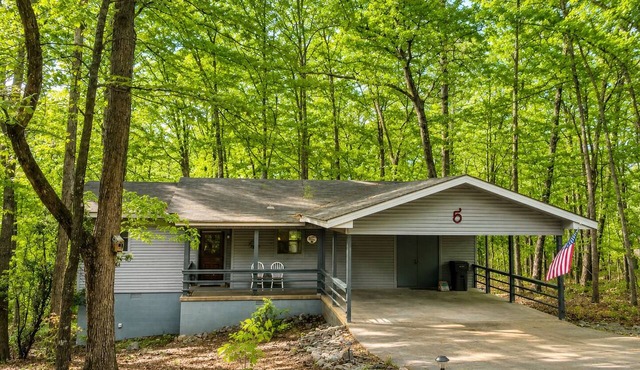 Relaxing Cabin Escape in Hot Springs Village