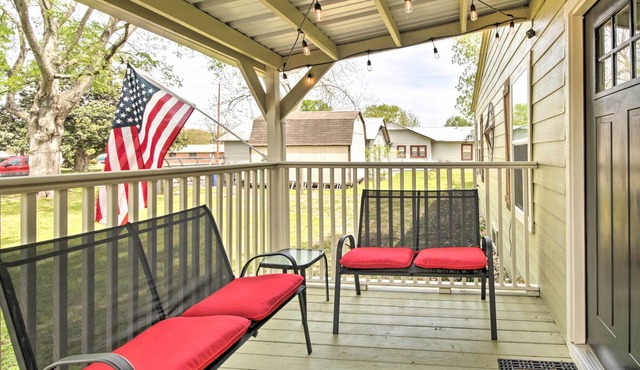Relaxing Tomball Retreat: Walk to Main Street