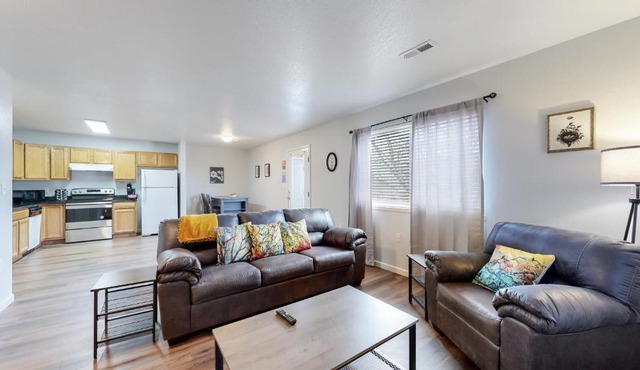 Remodeled 2 King Beds close to DIA and Barr Lake