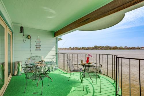 Resort-Style Lake Conroe Retreat w/Balcony & View