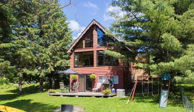 River Haven Retreat - Three Bedroom Cottage, Sleeps 8