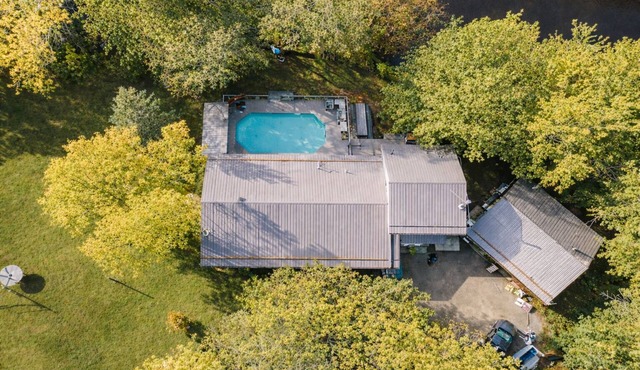 River Retreat- Hot tub/Games/BBQ/Bonfire/Sleeps 14