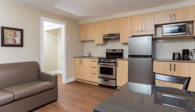 Riverfront Apartment - Brossard - Easy access to Downtown MTL